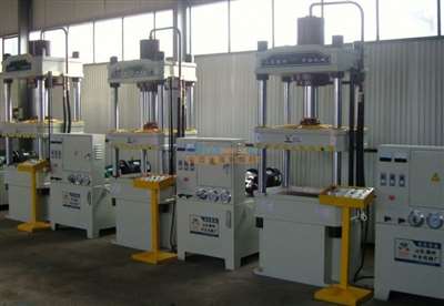 四柱液壓機(jī) 滕州鼎潤(rùn)鍛壓機(jī)械廠