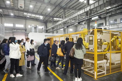 探訪無(wú)人化智能采煤產(chǎn)業(yè)基地 操作島 太空艙 助力煤炭行業(yè)安全生產(chǎn)